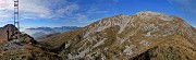 83 Alla Croce di Zorzone (2050 m) con vista panoramica  in punta Chignol d'Arale (2068 m), Menna e oltre  
